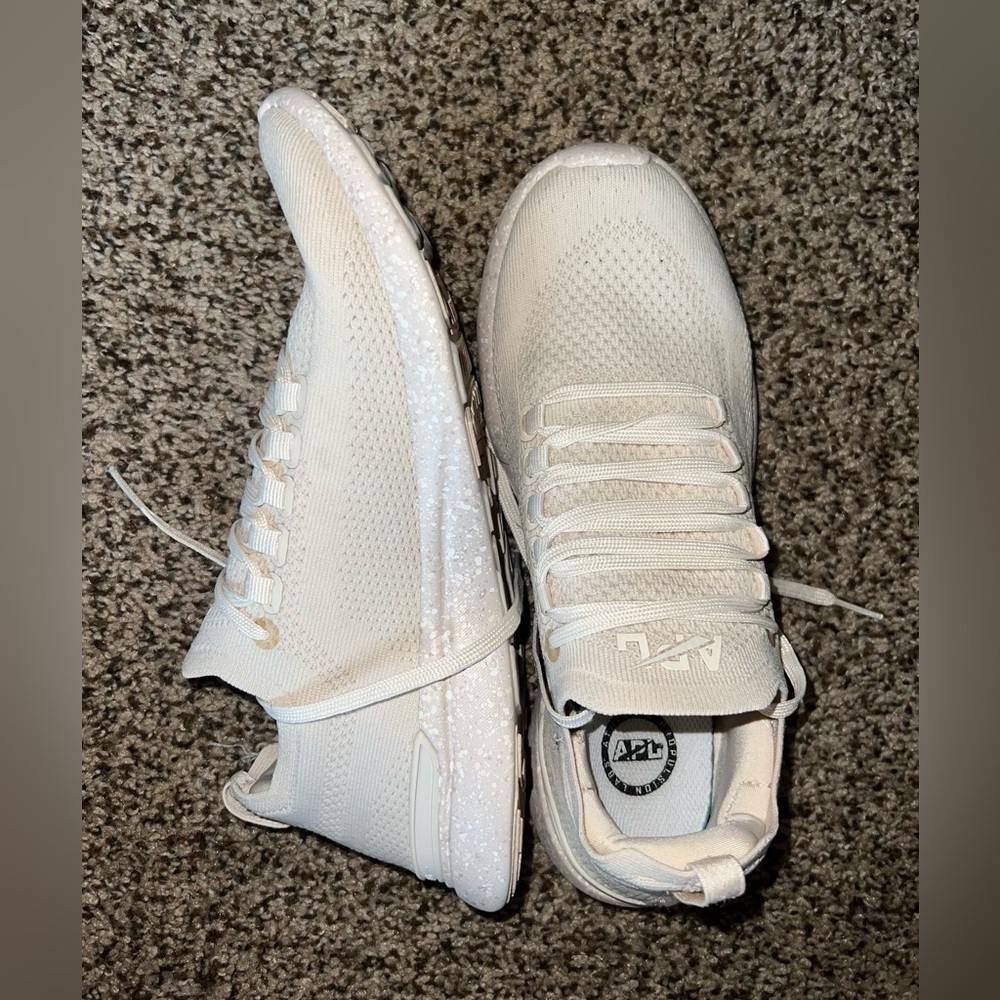 APL- TechLoom Breeze Sneaker in Beach & Speckle